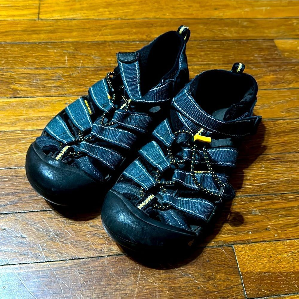 Keen Newport Sandals, Blue Fabric, Sz 4